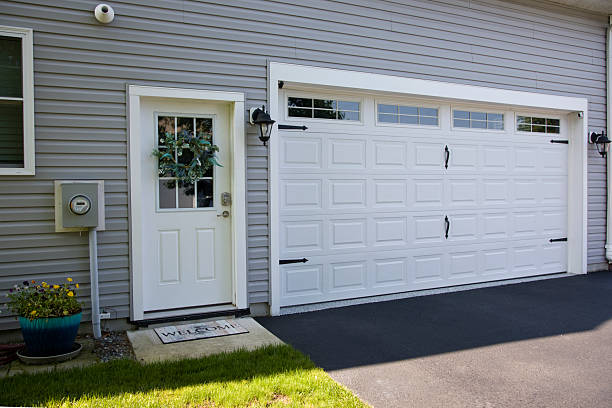 24/7 Emergency Garage Door Panel Replacement experts in Tahoka, TX